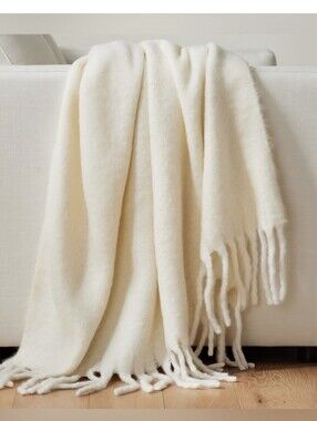 POTTERY BARN Hayes Ivory Faux Mohair Tassel Throw Blanket 50x70